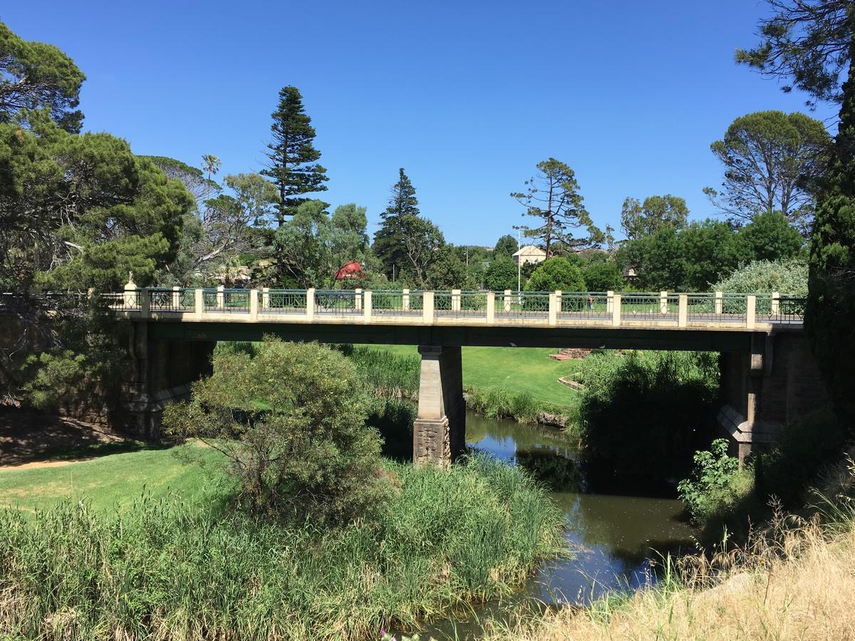 Gasworks B&B Cottages 斯特拉萨尔宾 外观 照片