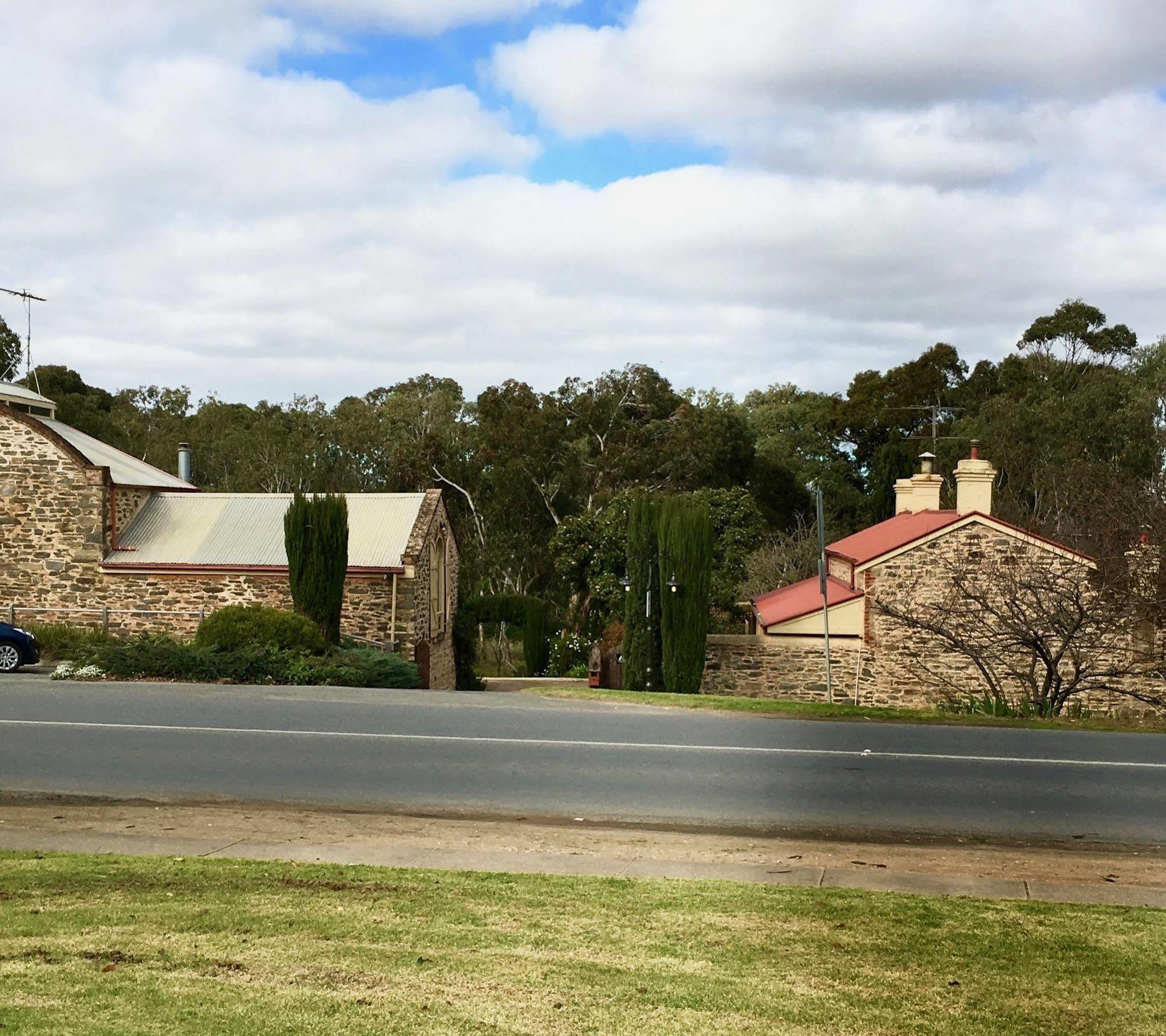Gasworks B&B Cottages 斯特拉萨尔宾 外观 照片